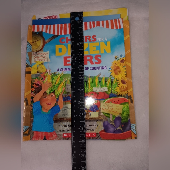 Scholastic Reading Level 2 Lot of 3 NWOT - Picture 2 of 5